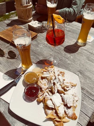 Einkehr bei einer Almhütte