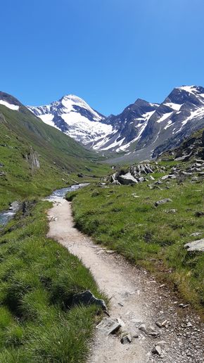 Wandern entlang der Grenzwege in Südtirol