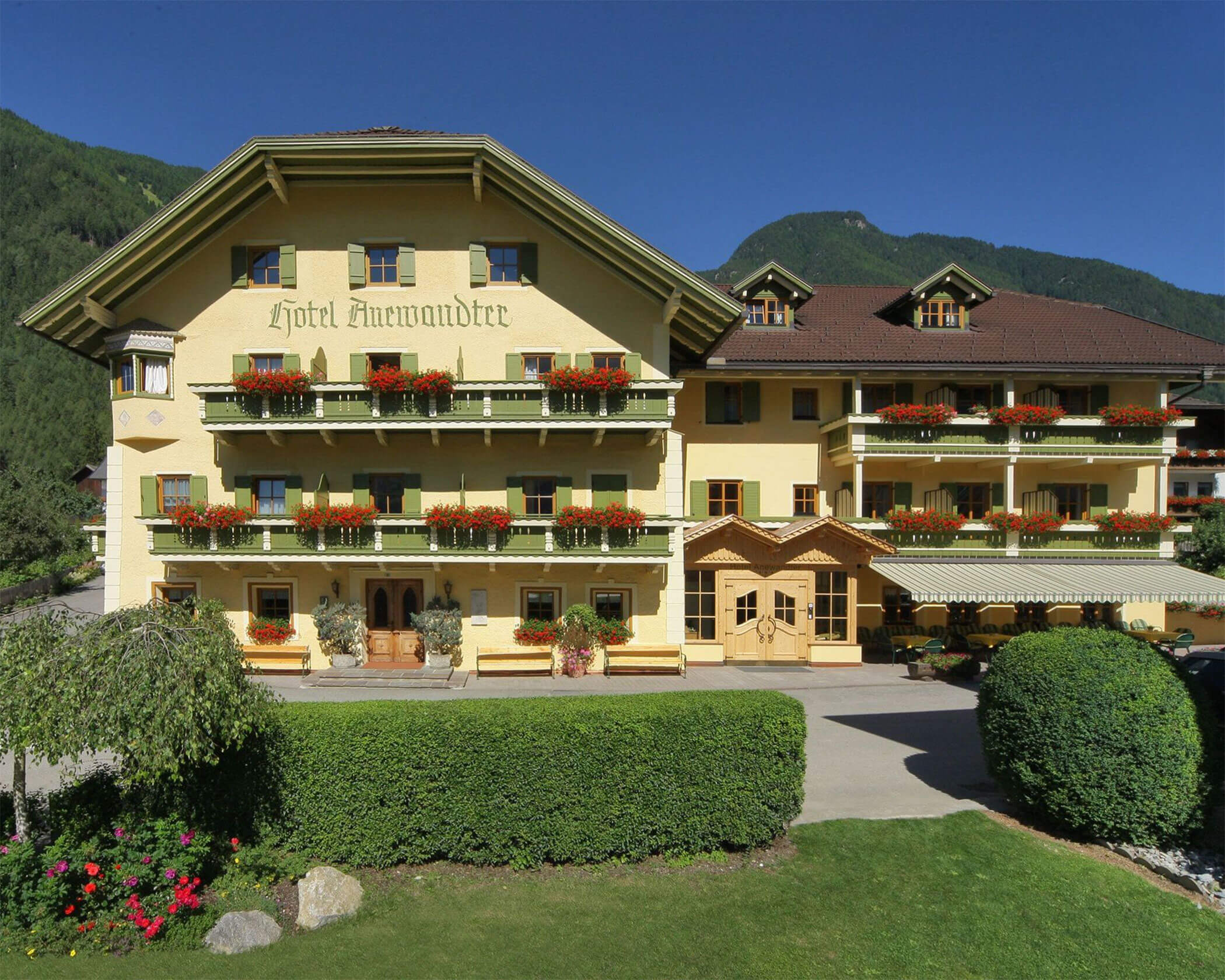 The Hotel Anewandter in the past, viewed from the outside
