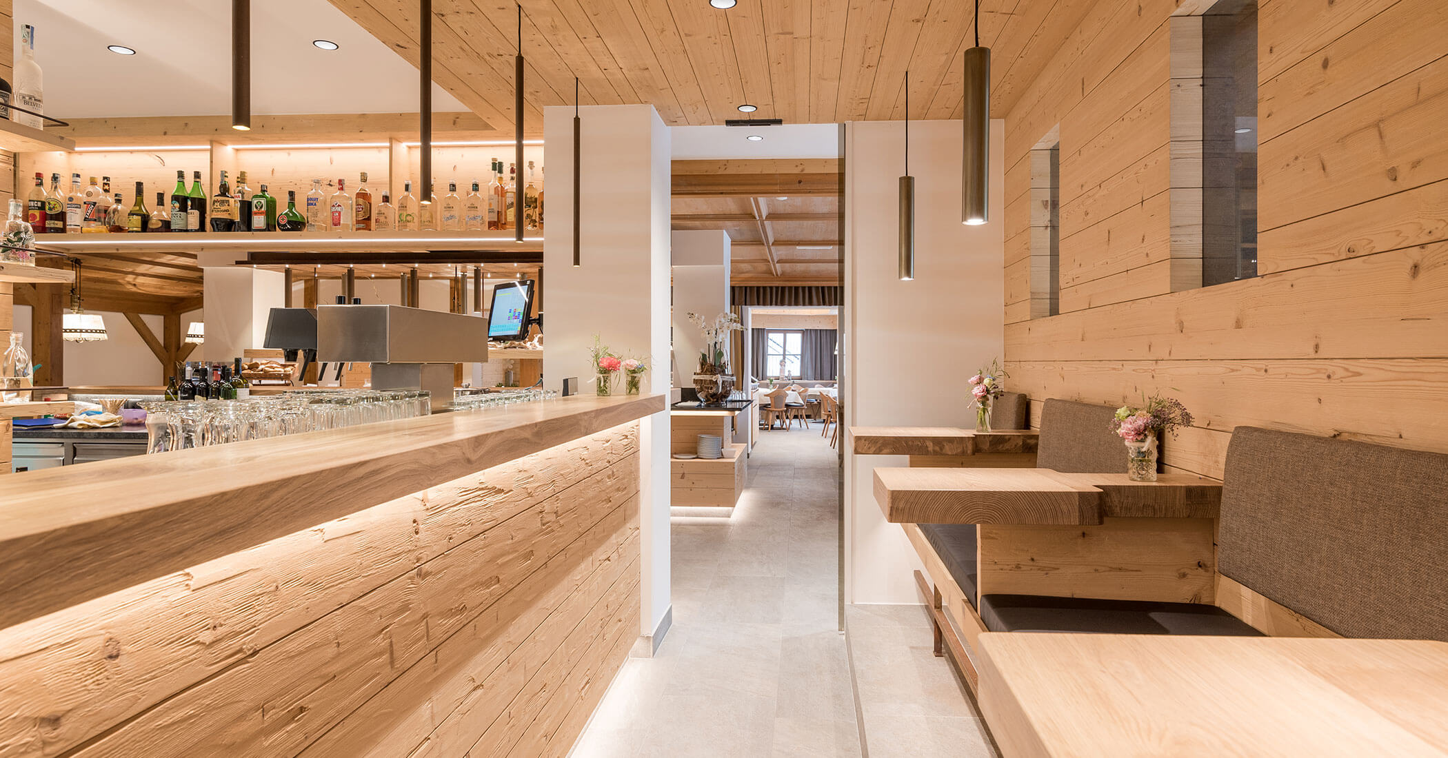 Bar dell'hotel con posti a sedere davanti - Hotel Anewandter