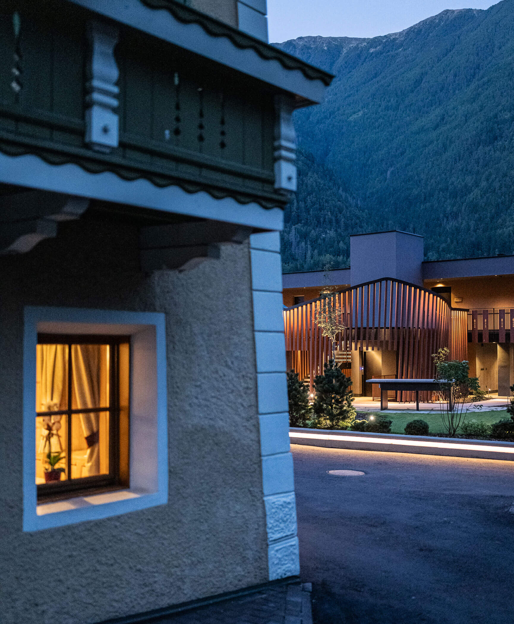Das Hotel Anewandter von außen mit Blick auf das Gebäude mit dem Wellnessbereich