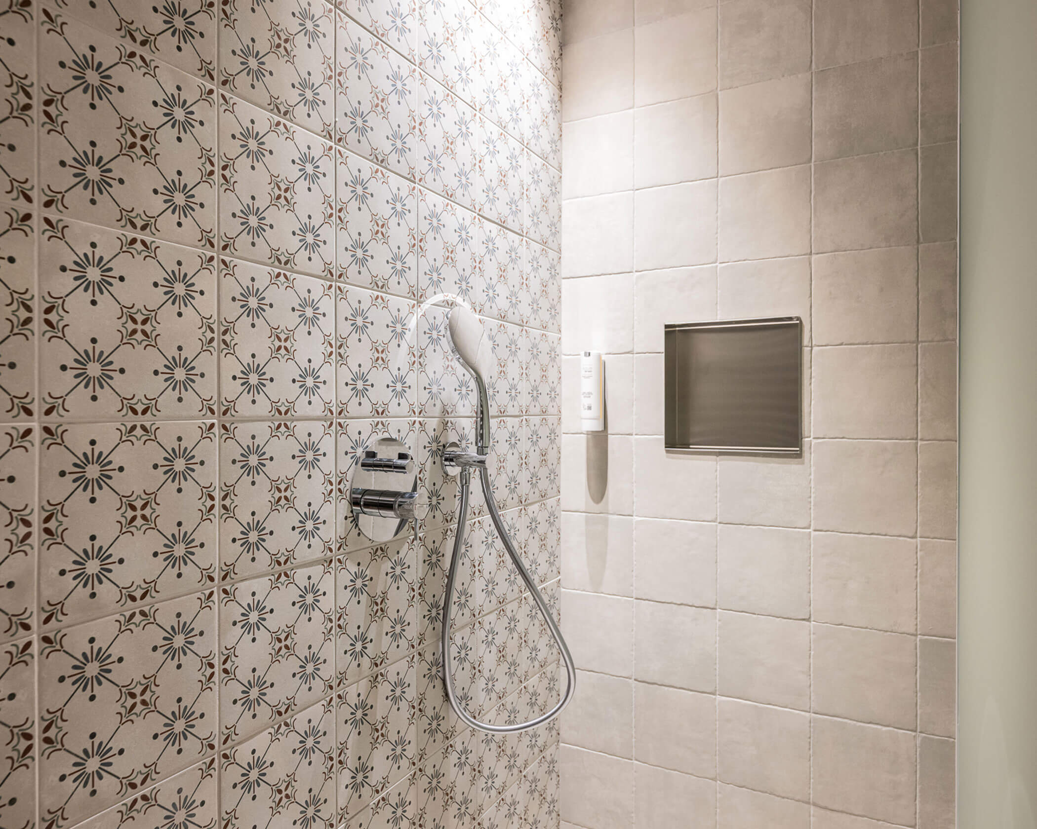 Bagno con doccia nella suite Garden - Hotel Anewandter