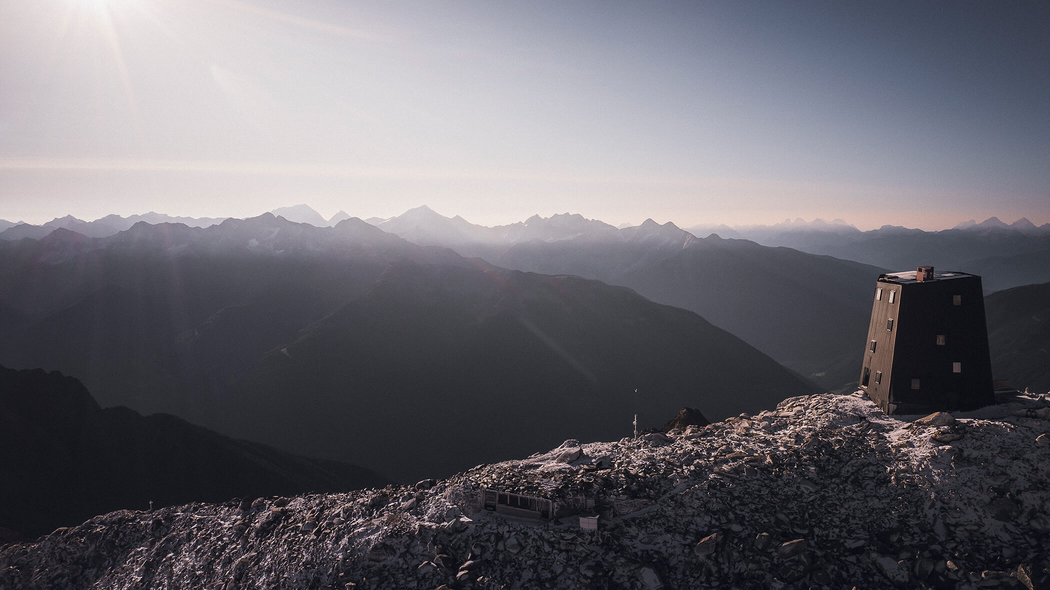 Die Schwarzensteinhütte im Sommer - Hotel Anewandter