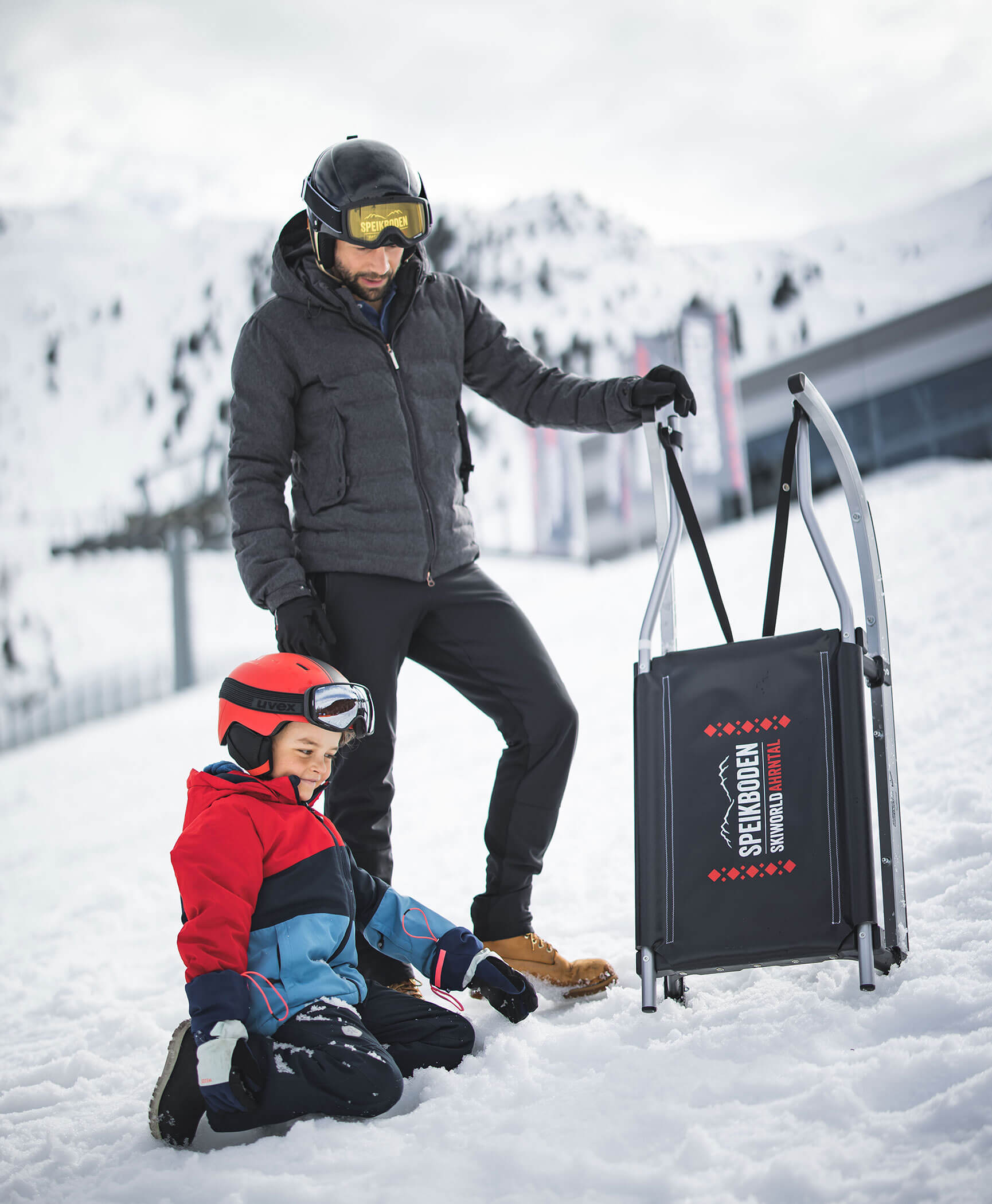 Padre con suo figlio sulla pista da slittino Speikboden - Hotel Anewandter