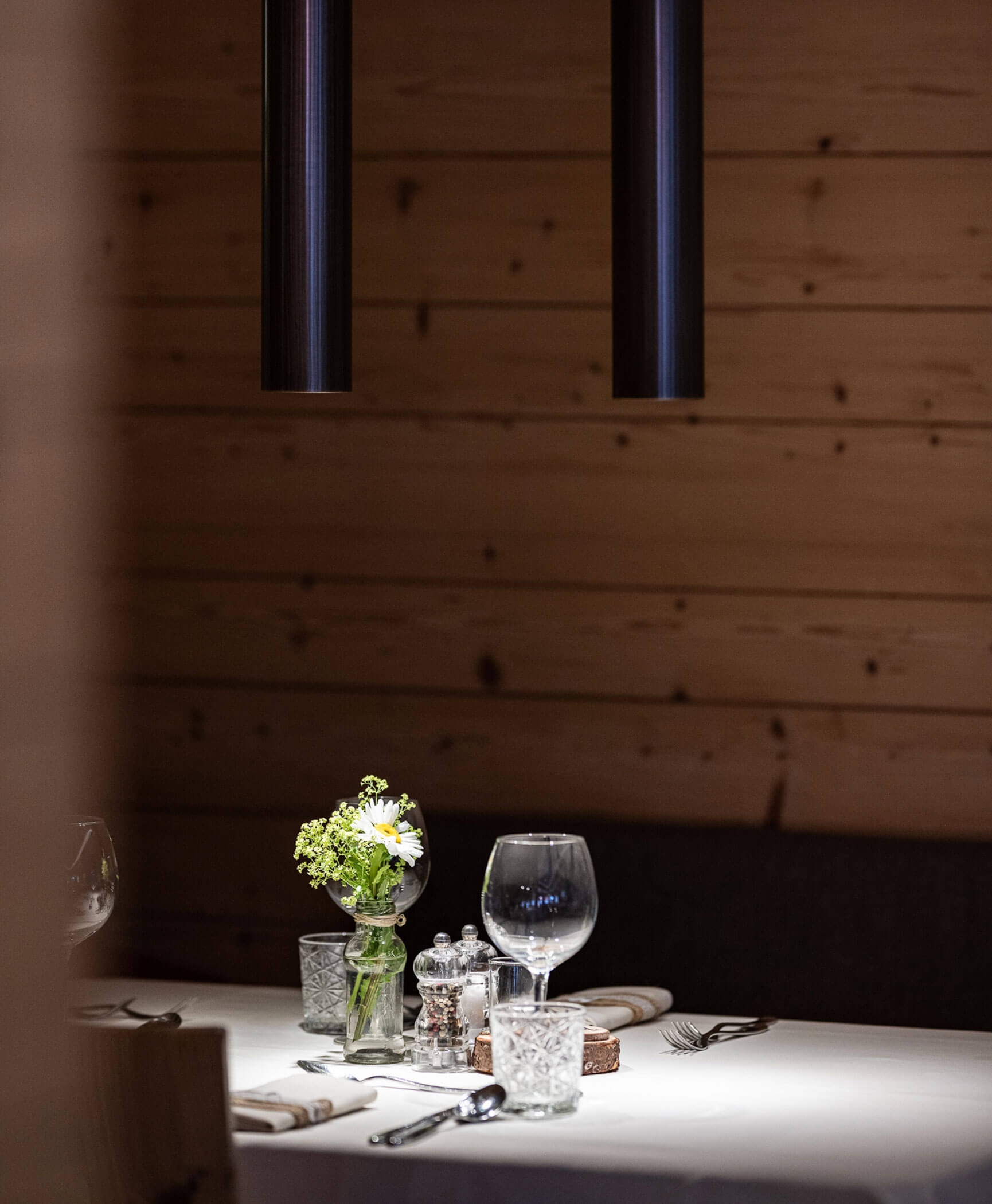 Gedeckter Tisch im Hotel Anewandter