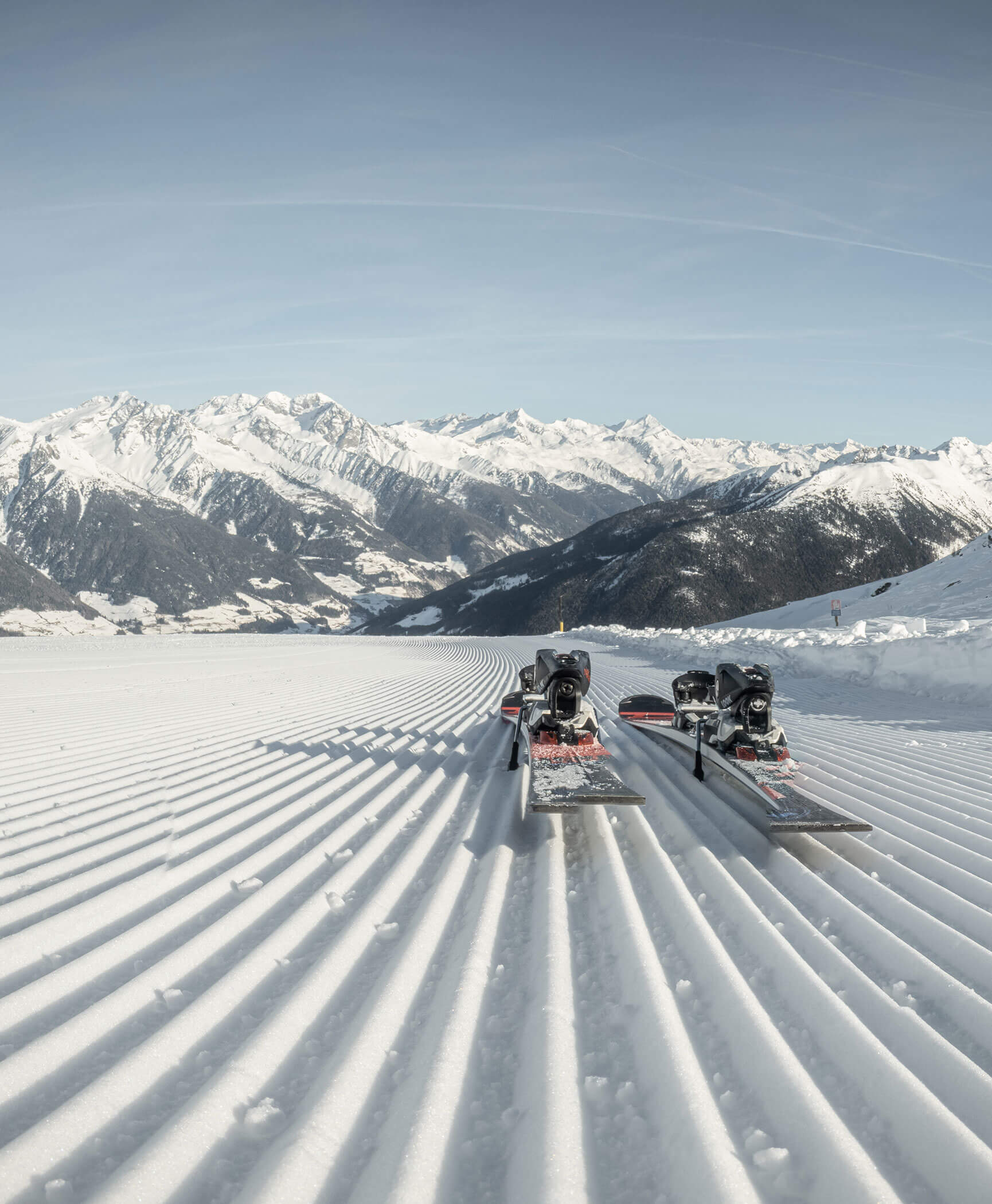 Sci sulla pista da sci appena preparata a Speikboden - Hotel Anewandter