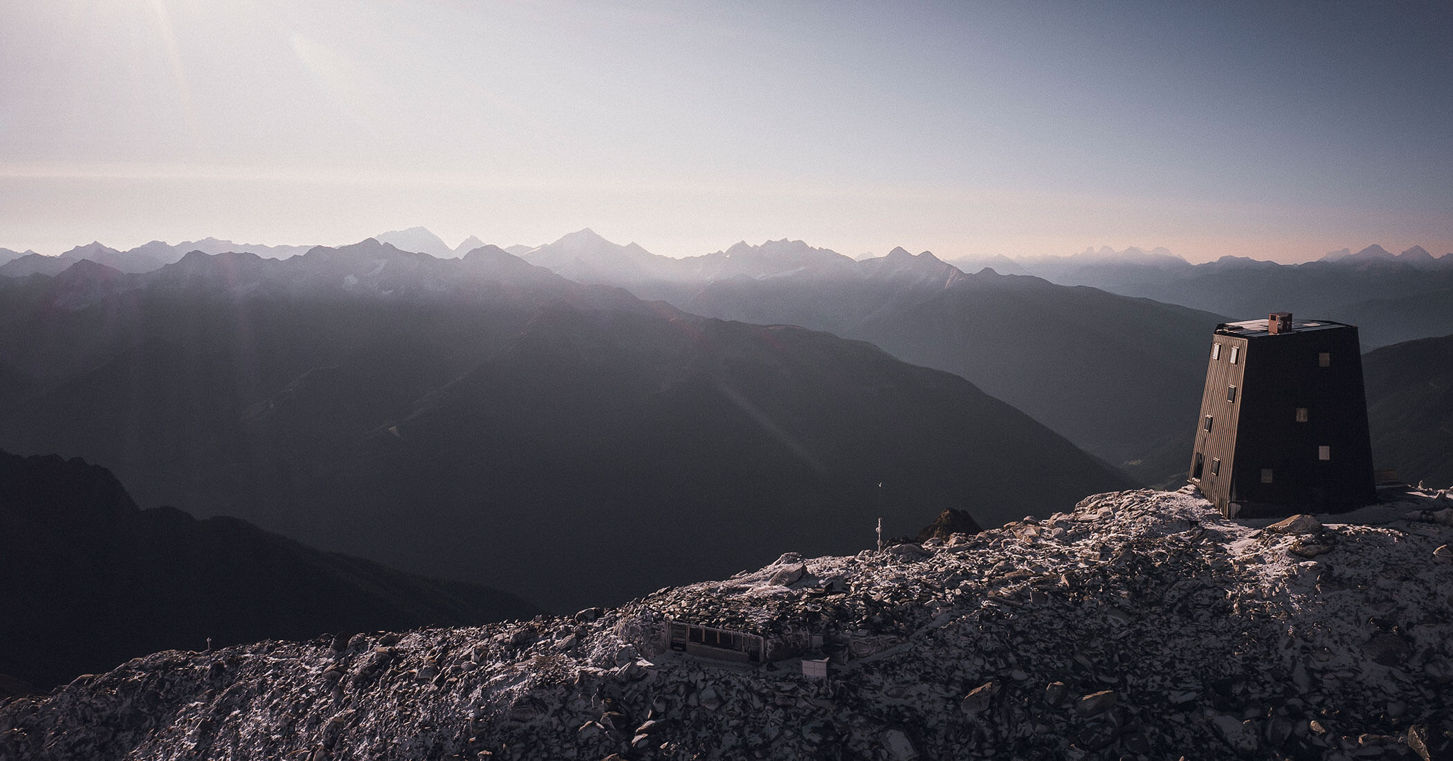 The Schwarzenstein Hut in summer - Hotel Anewandter