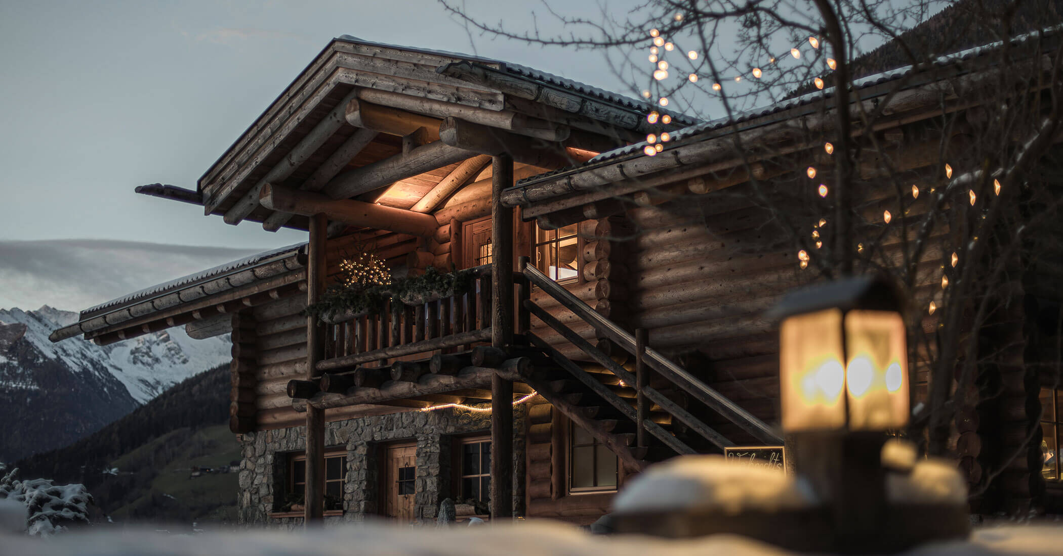Baita in legno in inverno - Hotel Anewandter